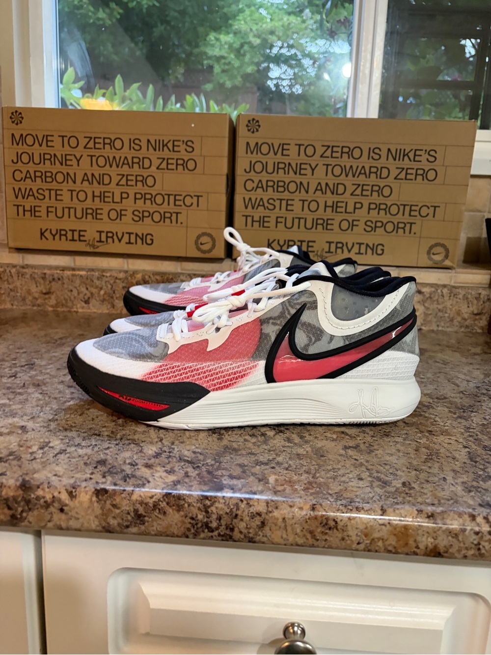 Kyrie 8 White university red - Picture 3 of 6